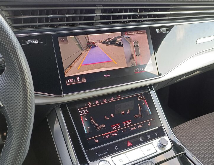 Audi Q8 SUV / Terénní 3,0 l 210 kw