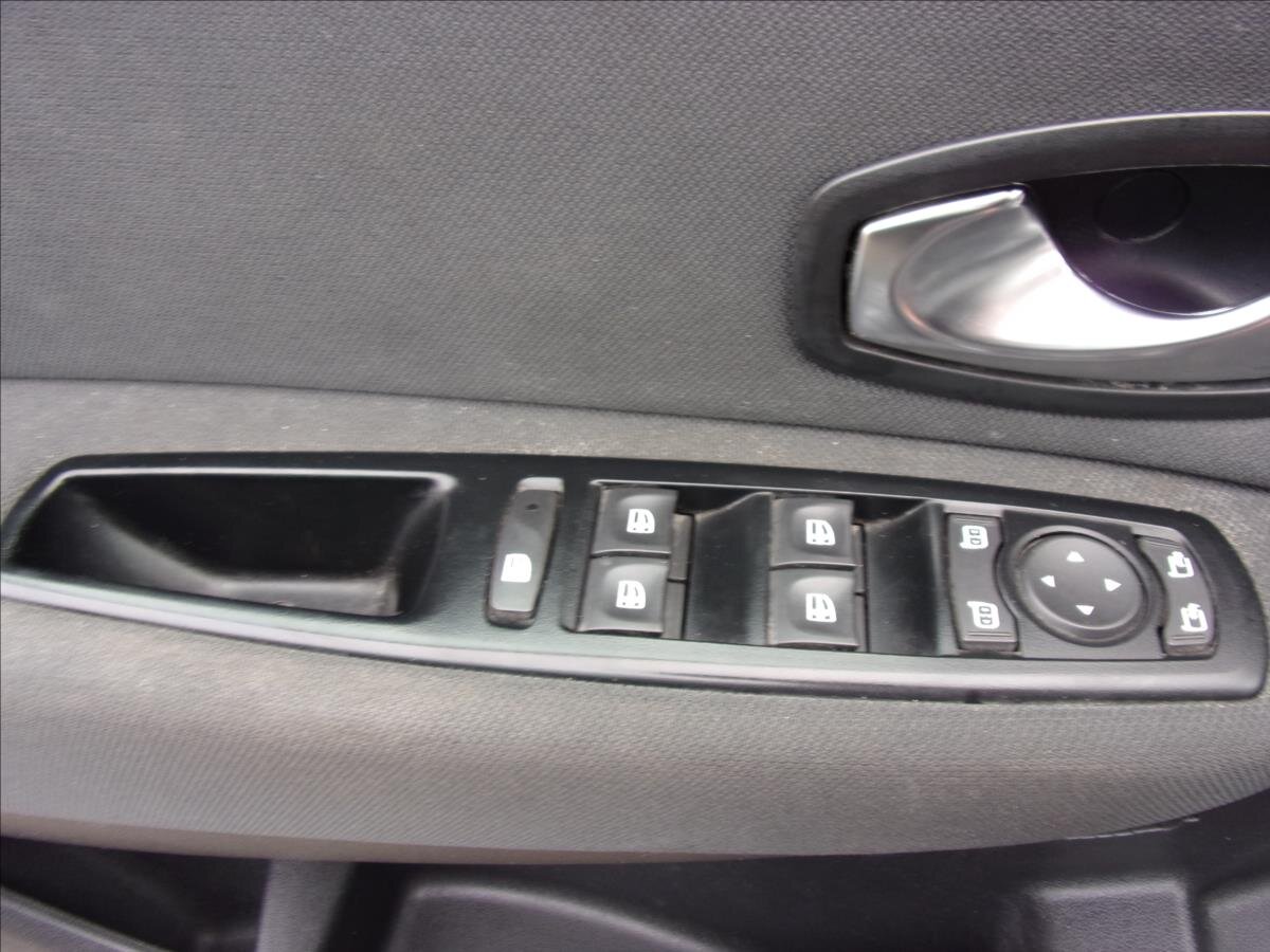 Renault Scénic Kombi 1,9 l 96 kw