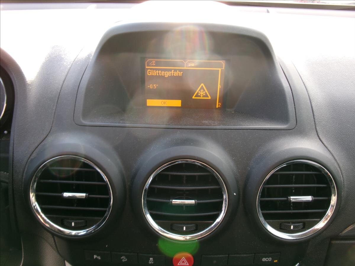 Opel Antara SUV 2,2 l 120 kw