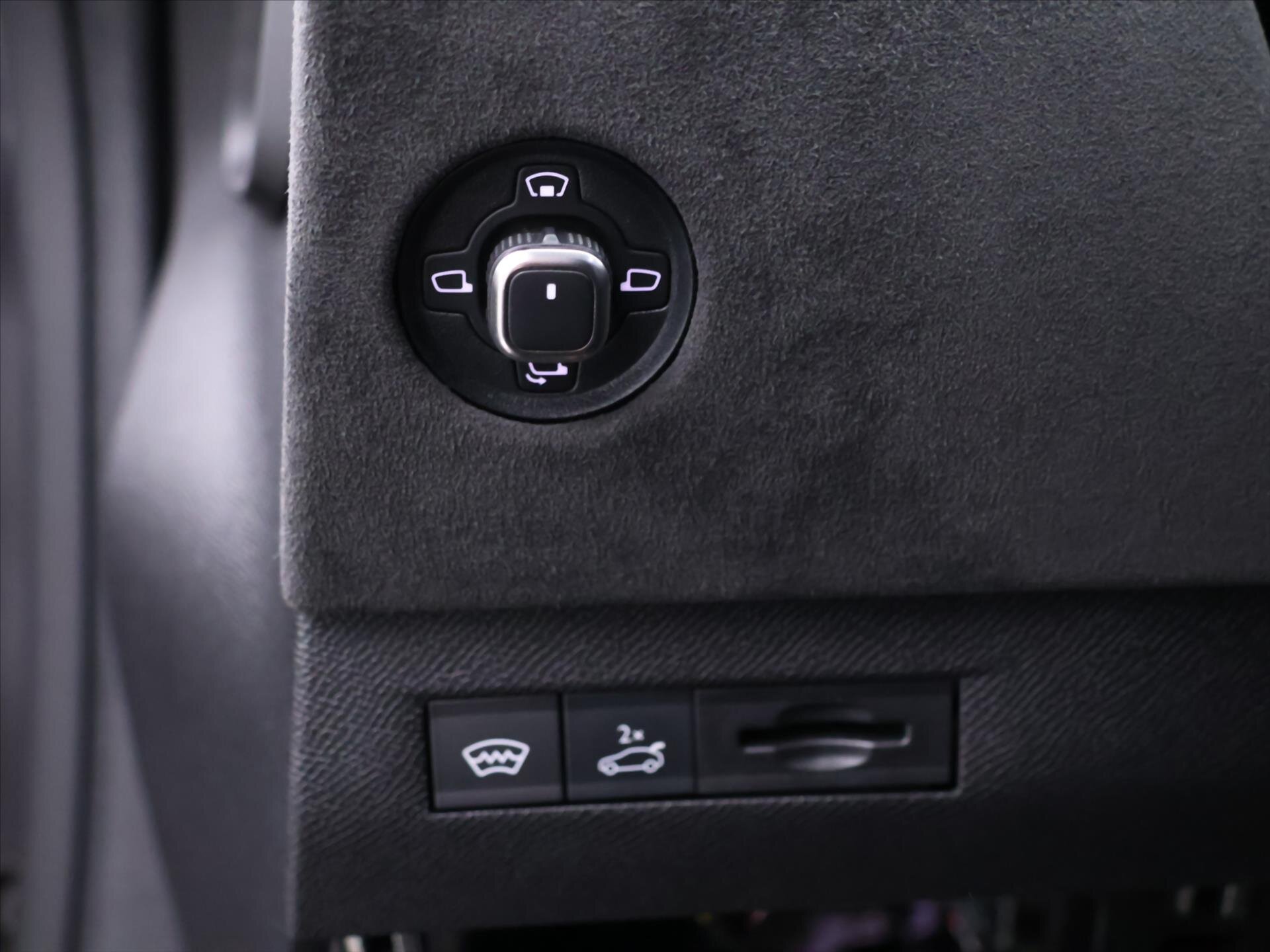 DS Automobiles DS4 Hatchback 1,6 l 165 kw