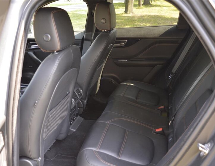 Jaguar F-Pace SUV 2,0 l 132 kw