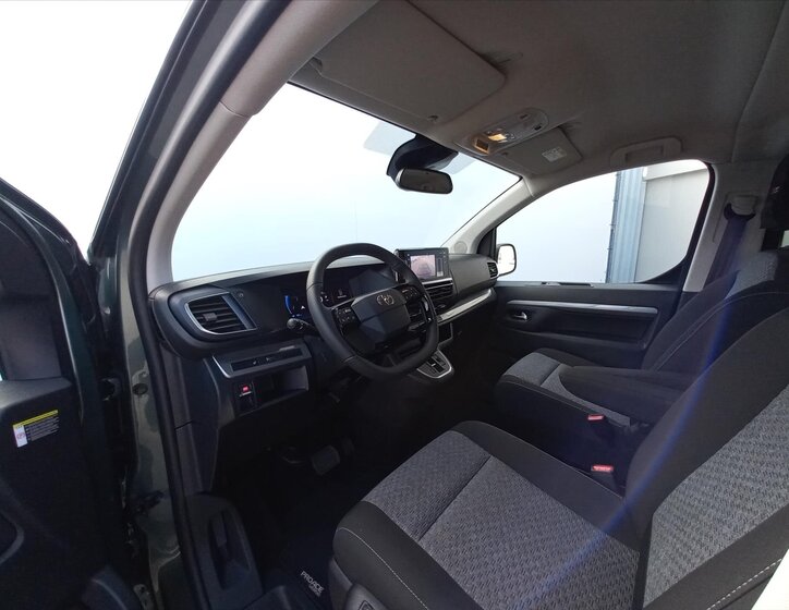 Toyota ProAce Verso 9