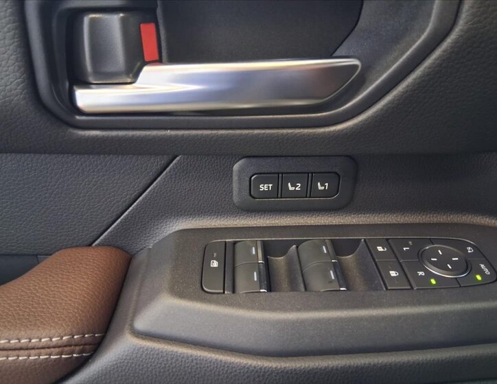 Toyota Land Cruiser SUV 2,8 l 151 kw