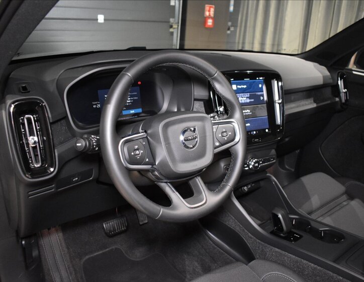 Volvo EX40 SUV / Terénní 0,0 185 kw