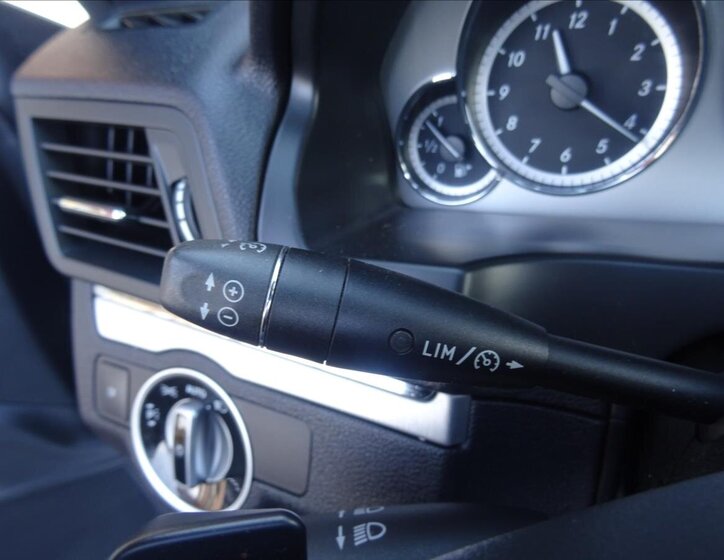 Mercedes-Benz Třídy E 33