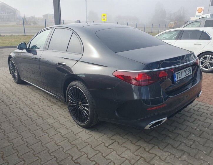 Mercedes-Benz Třídy E Sedan / Limuzína 2,0 l 145 kw