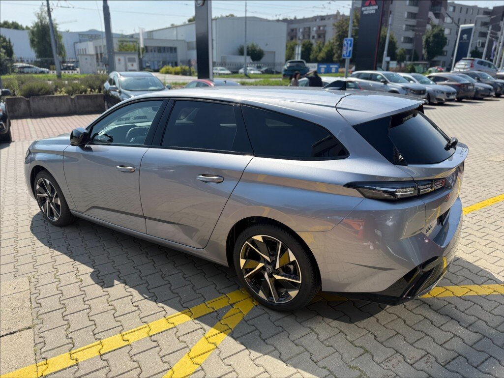 Peugeot 308 Kombi 1,2 l 96 kw