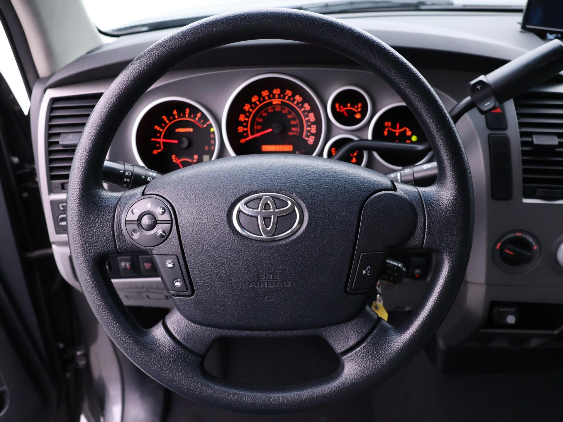 Toyota Tundra Pick-up 5,7 l 285 kw