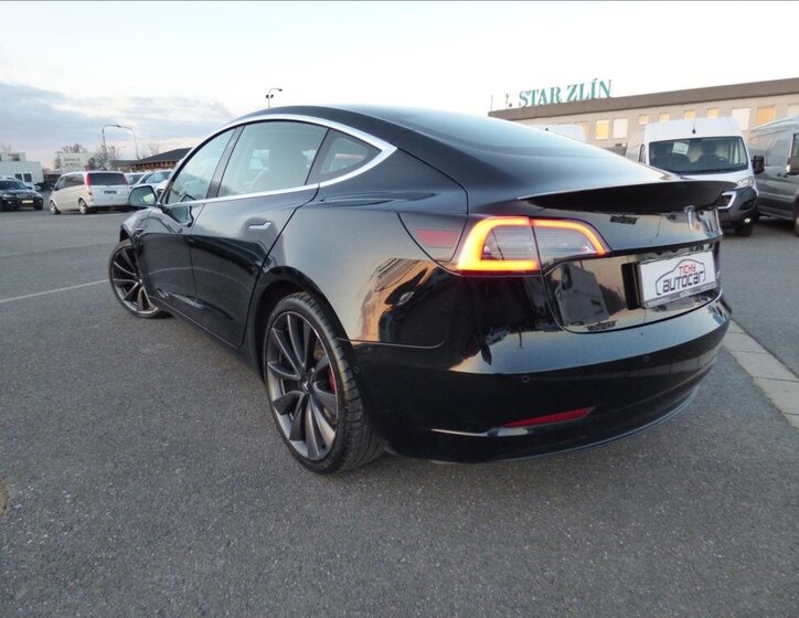 Tesla Model 3 60