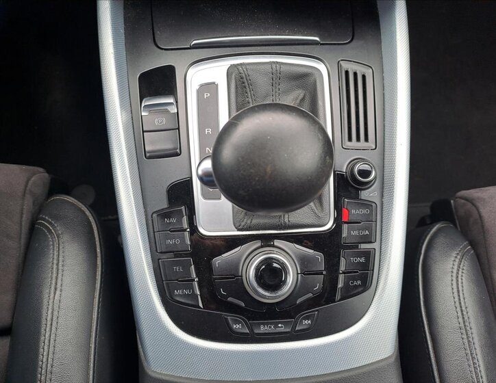 Audi Q5 SUV / Terénní 2,0 l 155 kw