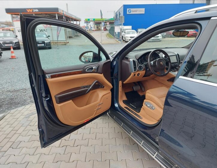 Porsche Cayenne 13
