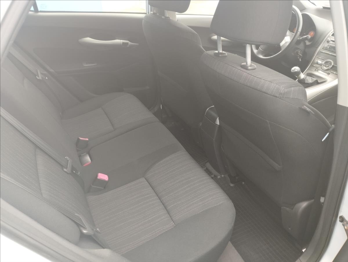 Toyota Auris Hatchback 1,3 l 74 kw