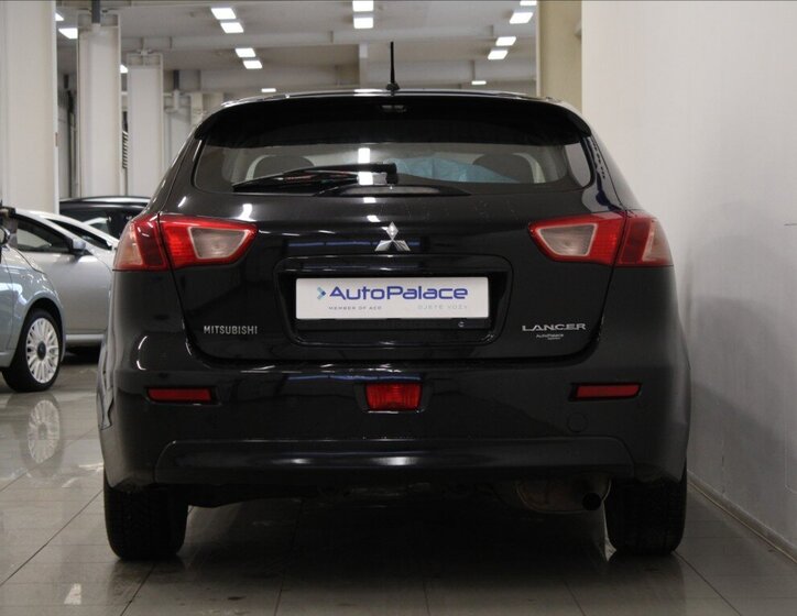 Mitsubishi Lancer Liftback 1,6 l 86 kw