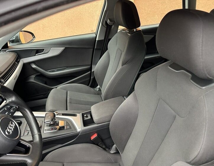 Audi A4 16
