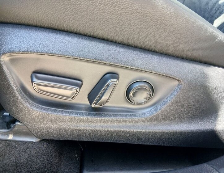 Toyota C-HR SUV / Terénní 2,0 l 112 kw