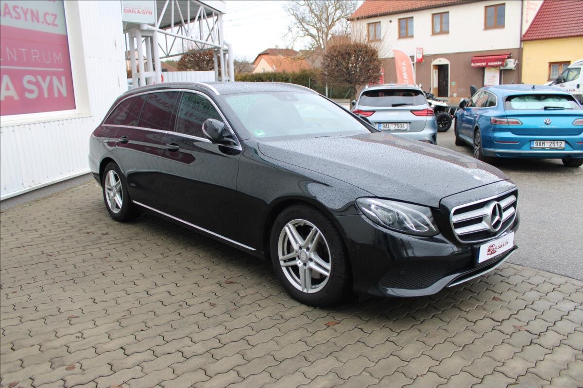 Mercedes-Benz Třídy E Kombi 2,0 l 143 kw