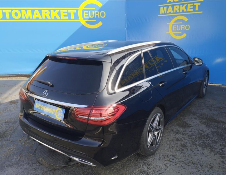 Mercedes-Benz Třídy C Kombi 2,0 l 143 kw