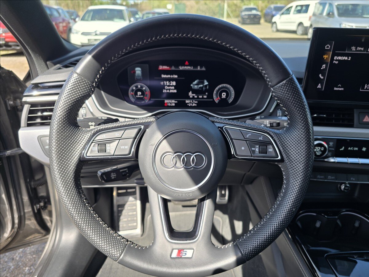 Audi A4 Kombi 2,0 l 140 kw