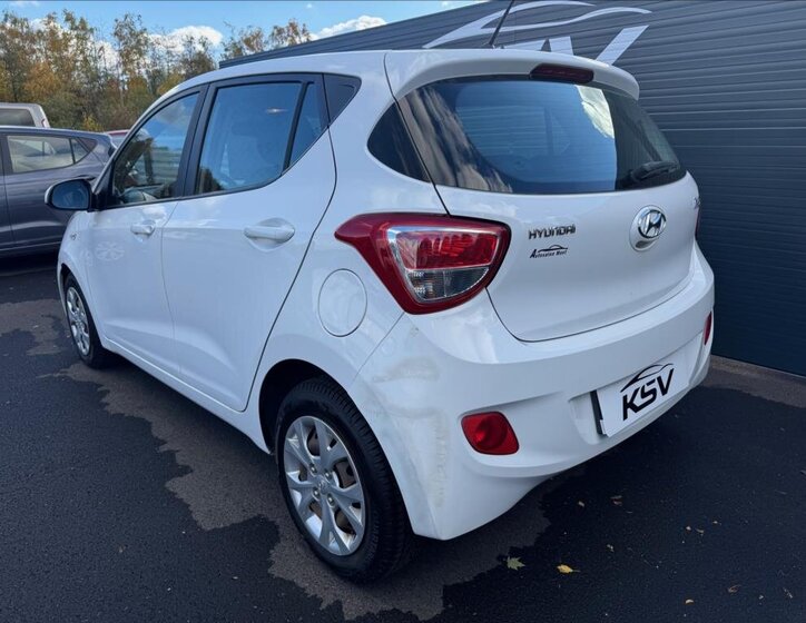 Hyundai i10 9