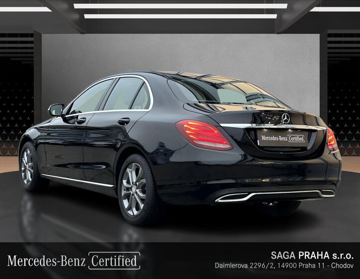 Mercedes-Benz Třídy C Sedan 2,1 l 100 kw