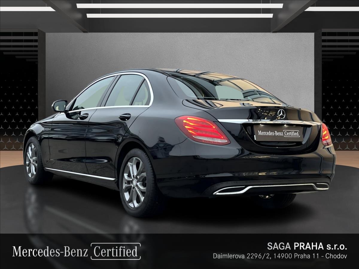 Mercedes-Benz Třídy C Sedan 2,1 l 100 kw