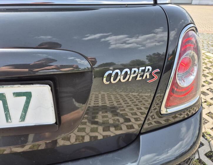 Mini Cooper S 22