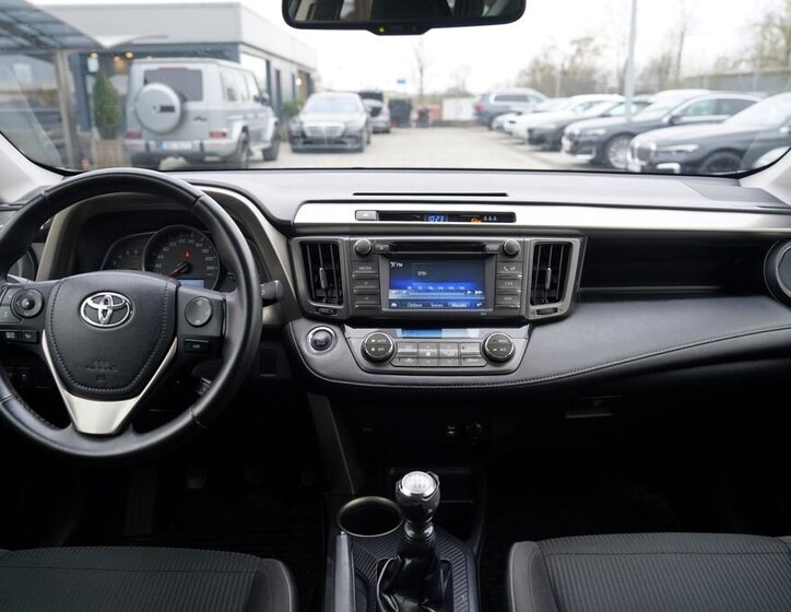 Toyota RAV4 SUV / Terénní 2,0 l 91 kw