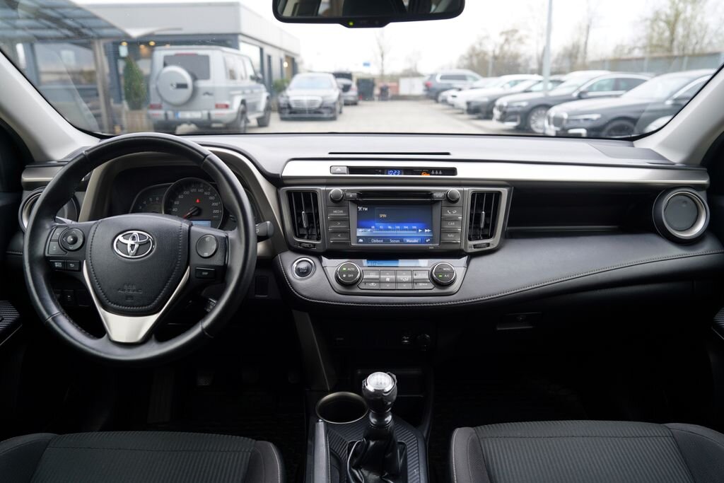 Toyota RAV4 SUV / Terénní 2,0 l 91 kw