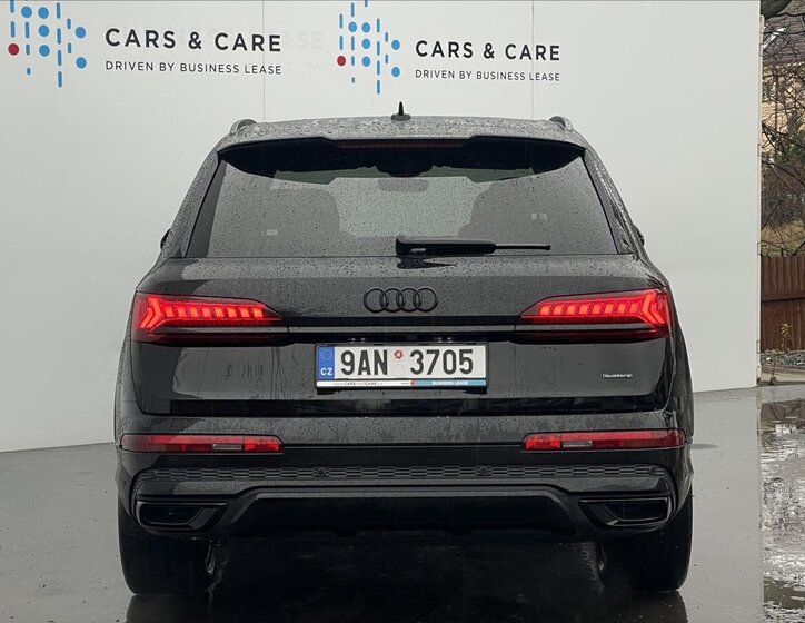 Audi Q7 24