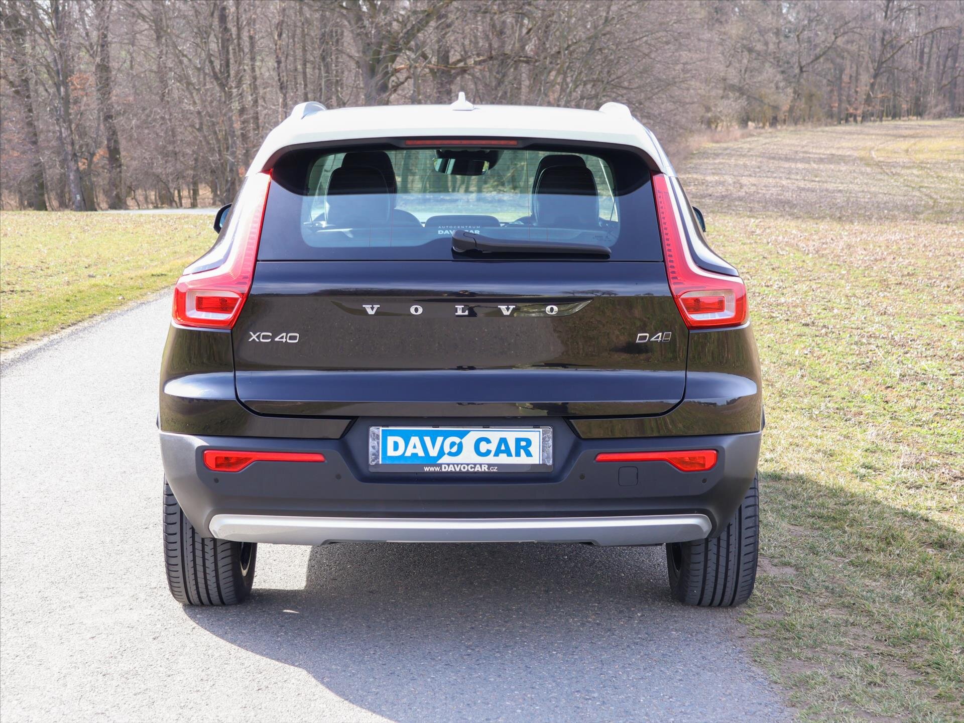 Volvo XC40 SUV / Terénní 2,0 l 140 kw