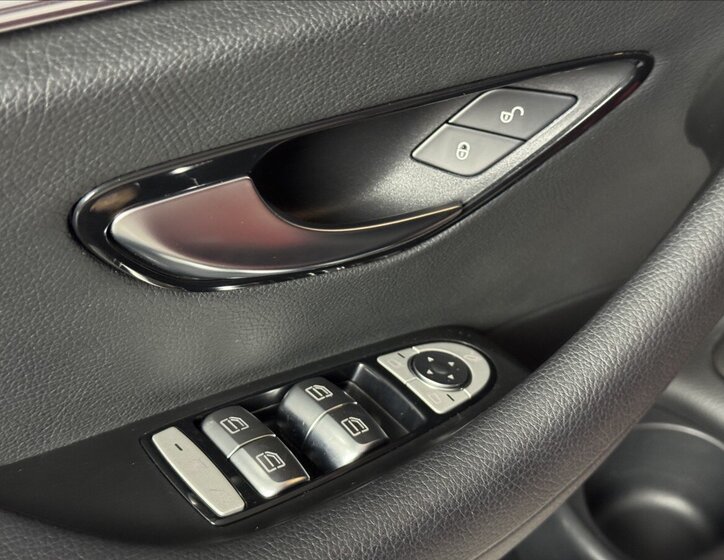 Mercedes-Benz Třídy E 26