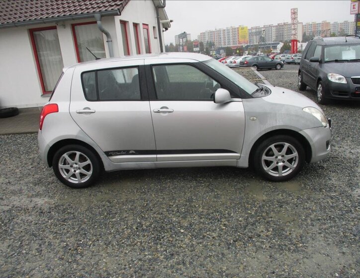 Suzuki Swift Hatchback 1,3 l 67 kw