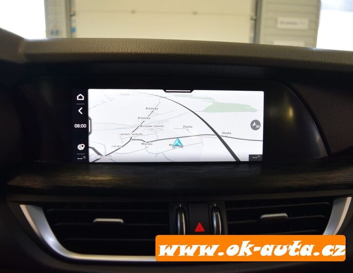 Alfa Romeo Stelvio 37