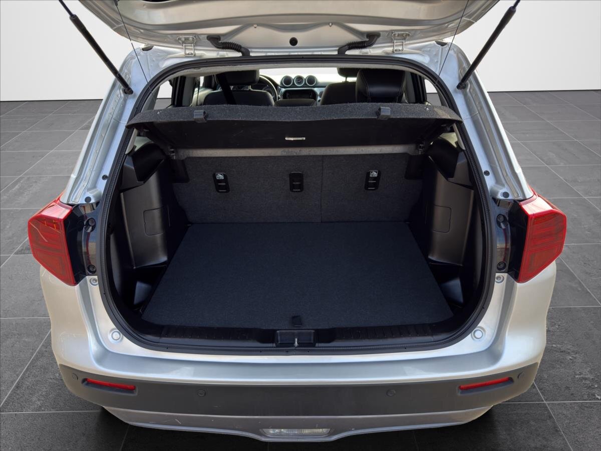 Suzuki Vitara SUV / Terénní 1,4 l 103 kw