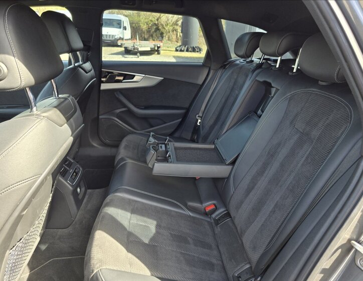 Audi A4 Kombi 2,0 l 140 kw