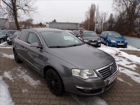Volkswagen Passat Sedan 2,0 l 103 kw