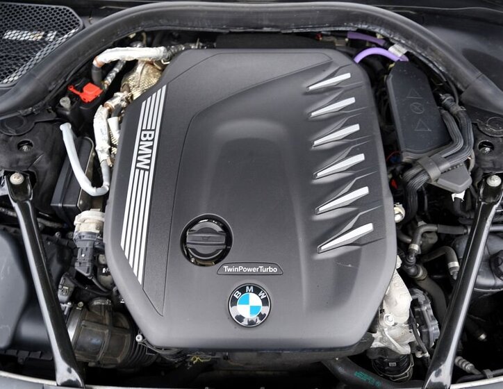 BMW Řada 7 Sedan 3,0 l 250 kw