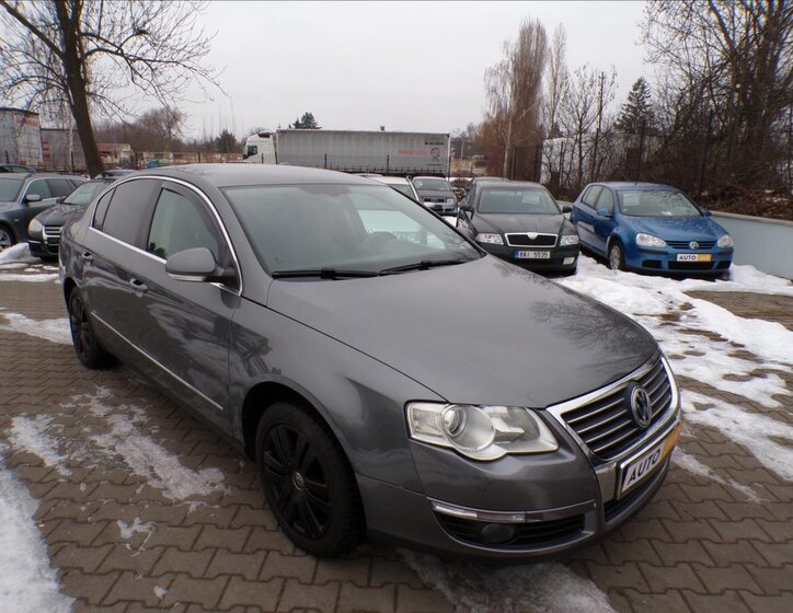 Volkswagen Passat Sedan 2,0 l 103 kw