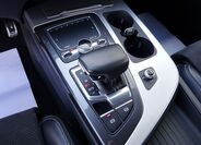 Audi Q7 11