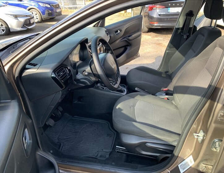 Peugeot 301 Sedan 1,6 l 85 kw