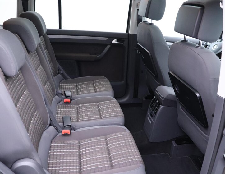 Volkswagen Touran 13