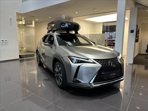 Lexus UX 250h SUV / Terénní 2,0 l 135 kw