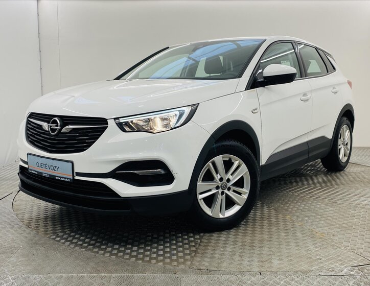 Opel Grandland X SUV / Terénní 1,2 l 96 kw