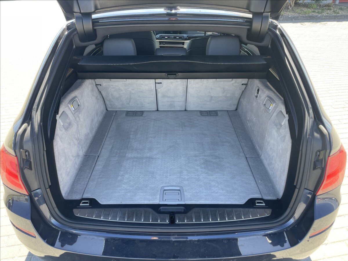 BMW Řada 5 Kombi 3,0 l 180 kw