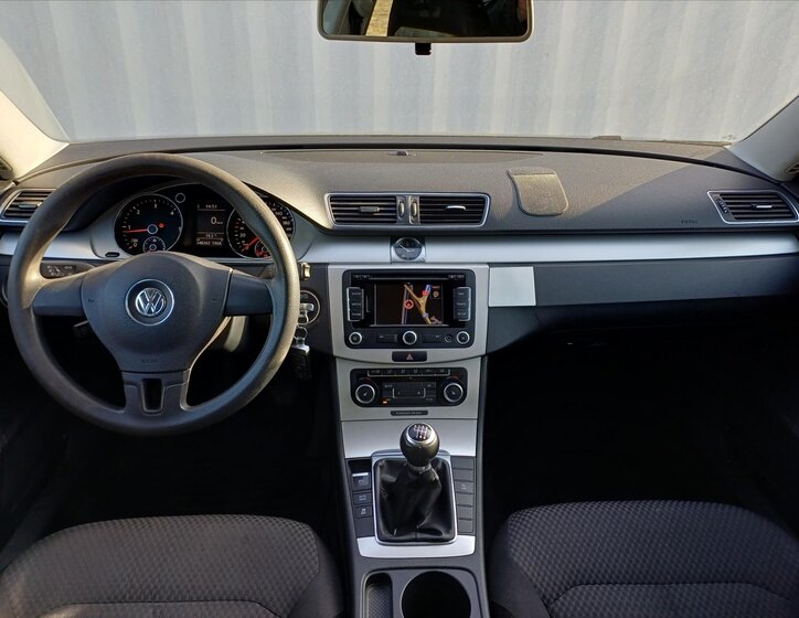 Volkswagen Passat Kombi 1,6 l 77 kw