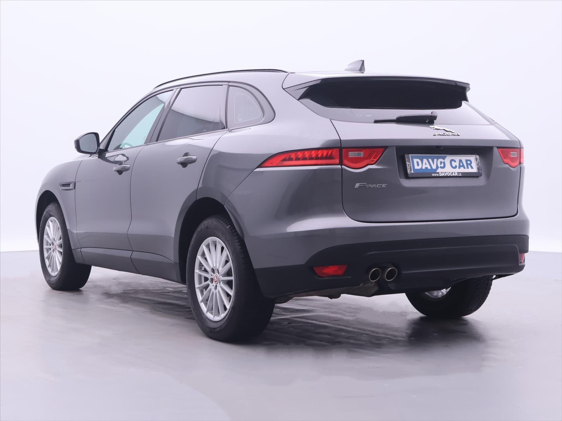 Jaguar F-Pace SUV 2,0 l 132 kw