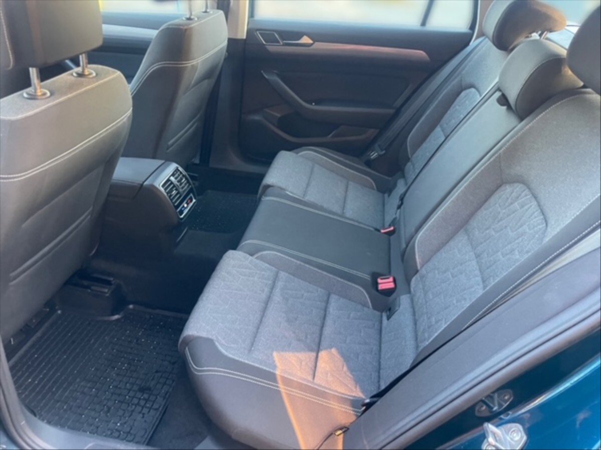 Volkswagen Passat Kombi 1,5 l 110 kw