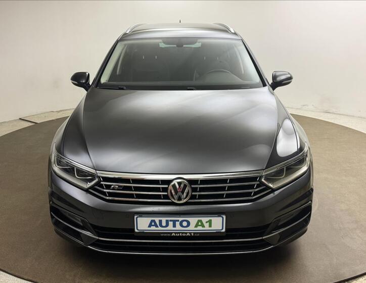 Volkswagen Passat 2