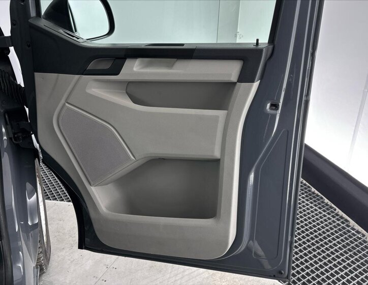 Volkswagen Transporter Kombi 2,0 l 110 kw