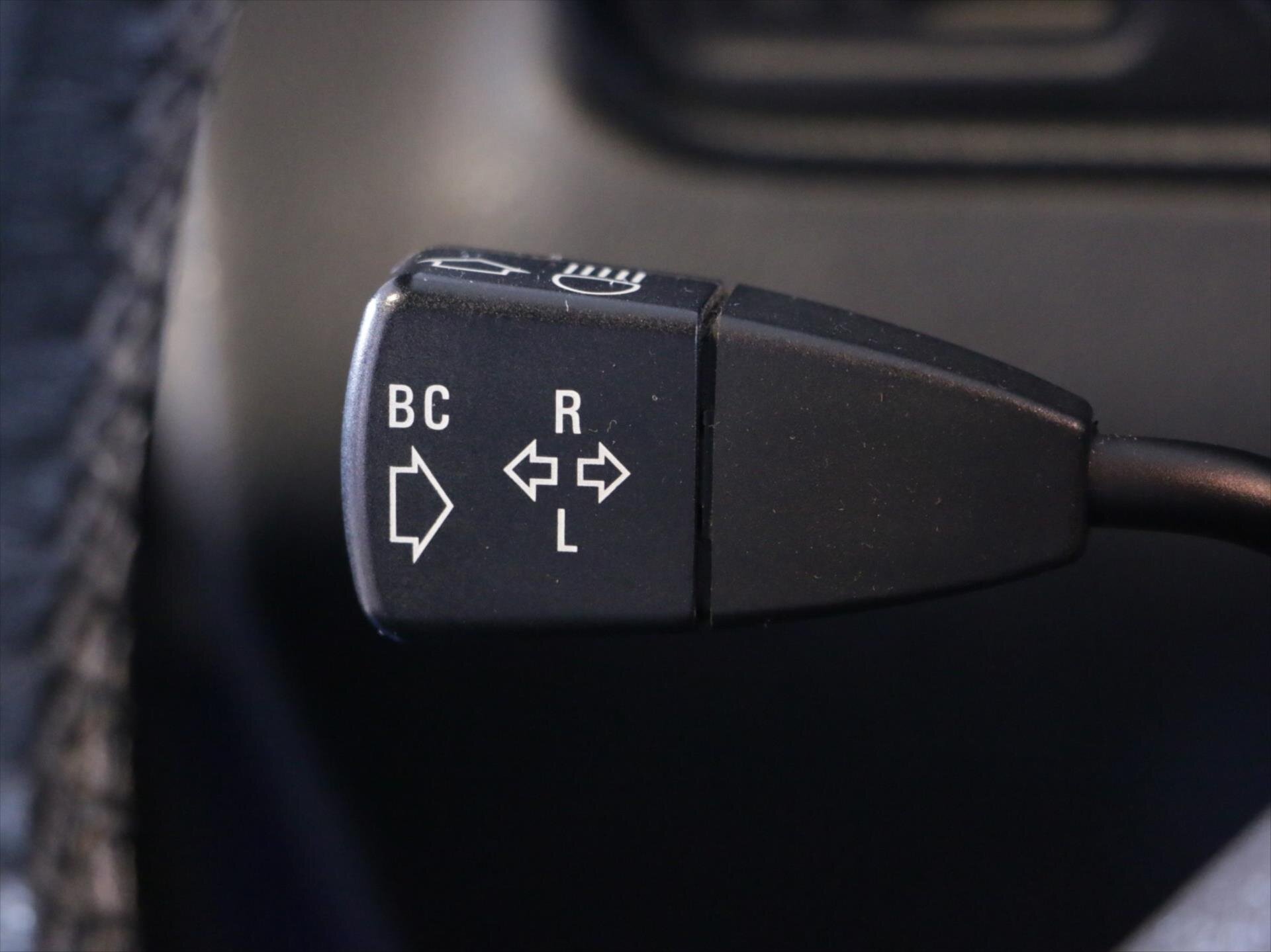 BMW Řada 8 Kupé 5,6 l 280 kw